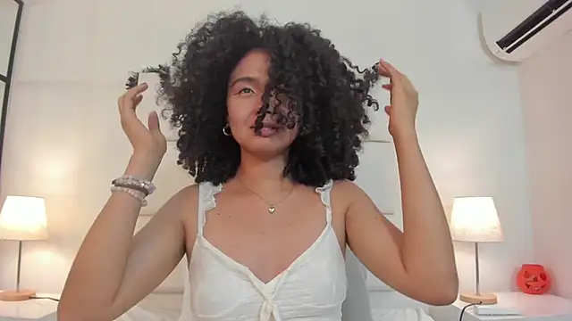 Kiraspell Chat XXX live