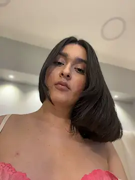 MiahWindsor Chat XXX in diretta