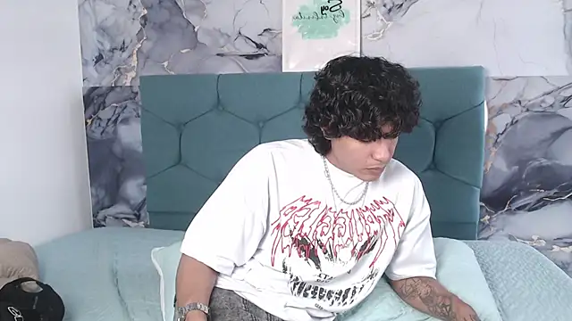 แชท XXX สดของ MaximilianRoth