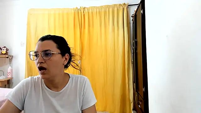 MARILYN_GARCIA Adlı Modelin Canlı XXX Sohbeti