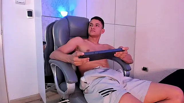 Chat XXX en directo de Simon_Axe