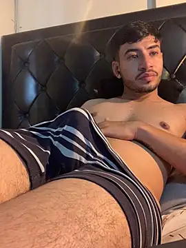 Leonthick Chat XXX live