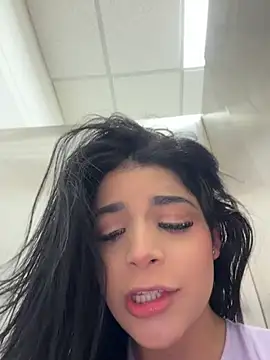 ArieliciousXXX Chat XXX in diretta