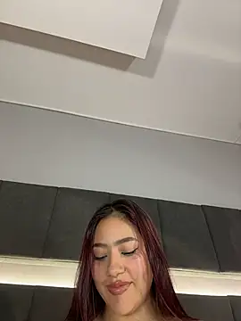 nicolle_pierce Chat XXX in diretta