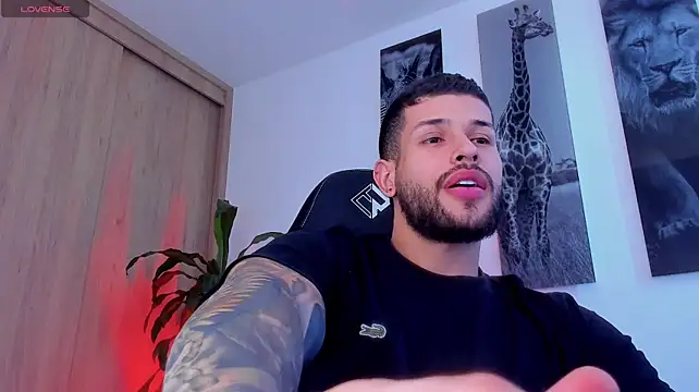 Santos_ramirez1 live XXX chat
