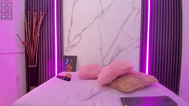 petite_phoenix Live XXX Chat