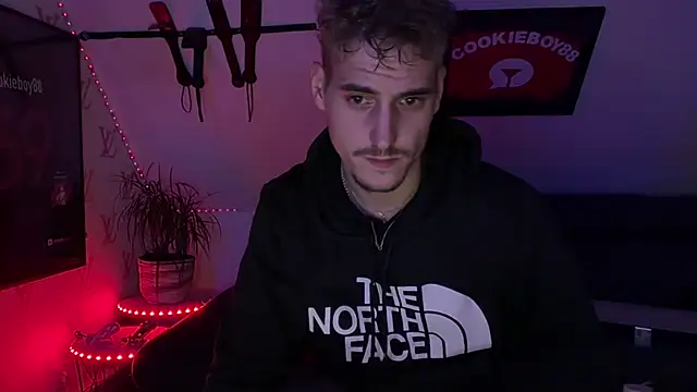 XXX chat uživo modela Cookieboy88