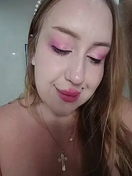 ElonaFox Chat XXX in diretta