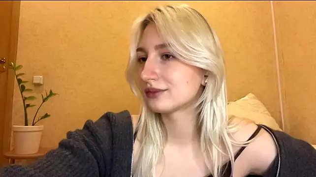 צ'אט XXX בשידור חי של LishaNuding