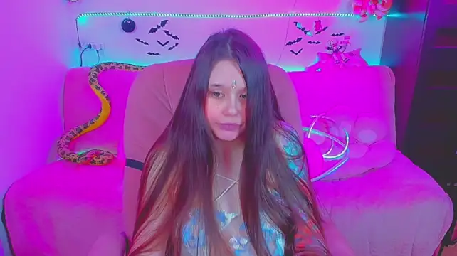 Chat +18 de KitsunePrincess ao vivo