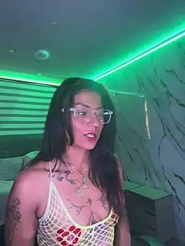 SamathaMay Adlı Modelin Canlı XXX Sohbeti