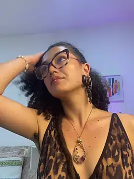 Chatroom XXX en direct de CurlyMeryJane