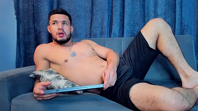 XXX chat uživo modela masoncole_