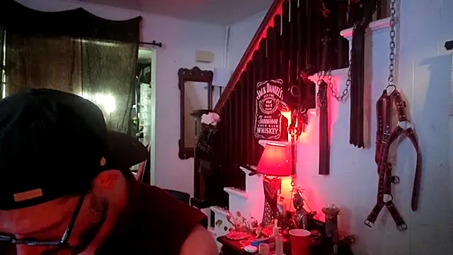 צ'אט XXX בשידור חי של MasterDaddyCool