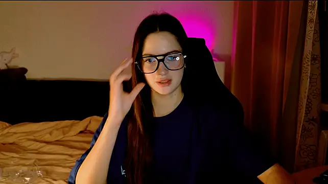 KiraVair's Live XXX Chat