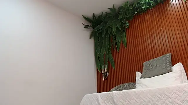 Czat XXX na żywo – emily_hunter12