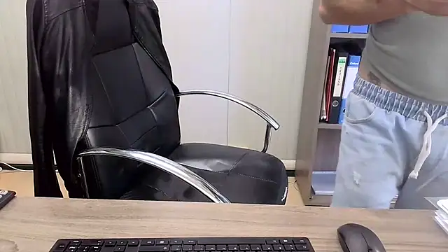 Evasionee XXX чат на живо