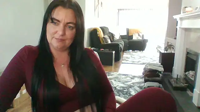 HousewifeAnna Chat XXX in diretta
