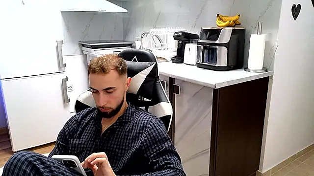 RyanStorm_ Live XXX-chat