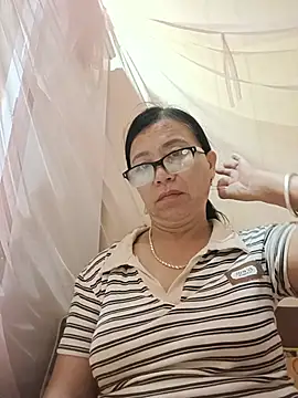 Chat XXX ao vivo de Chilly-wet
