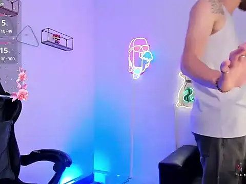Živý XXX chat Adrian_Rouse