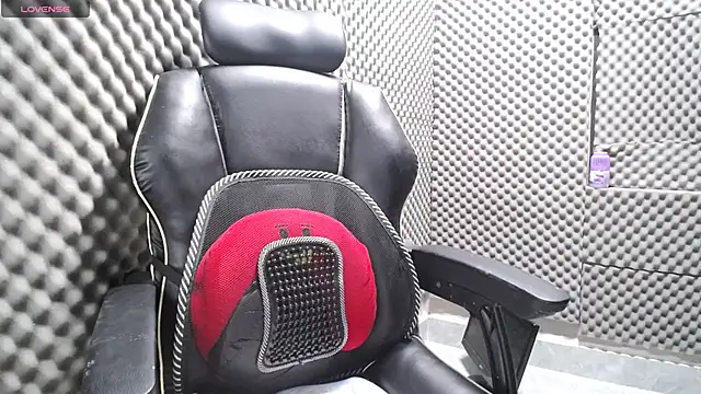 Shiny_68n Live XXX chat