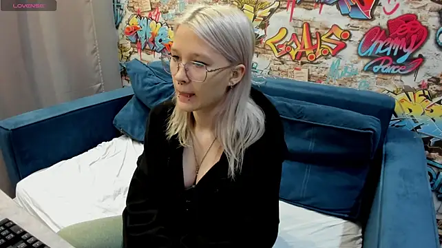 Nika-Smith Live XXX-Chat