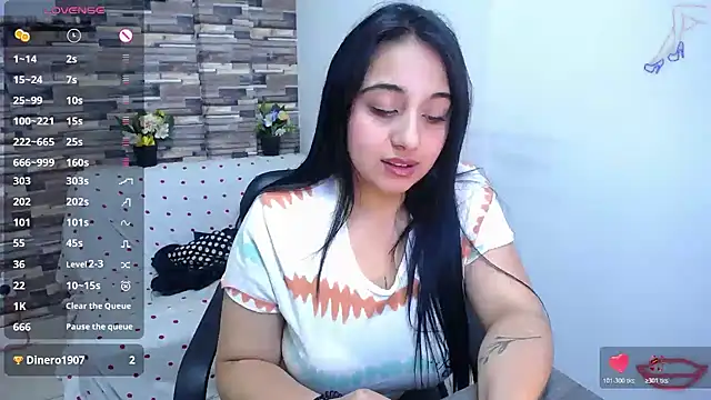 Živý XXX chat miaboobss