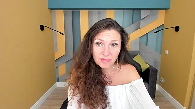 EllaLong's Live XXX Chat