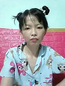 Chammy720 Adlı Modelin Canlı XXX Sohbeti