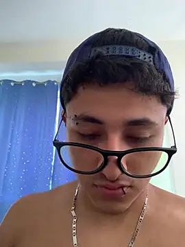Chat XXX ao vivo de Adonibaskerville4