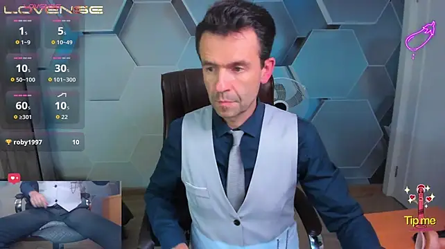 SteveTiger live XXX chat