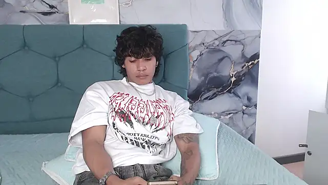 แชท XXX สดของ MaximilianRoth