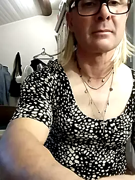stephie83 Chat XXX in diretta