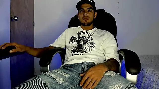 mikee_scooth's Live XXX Chat