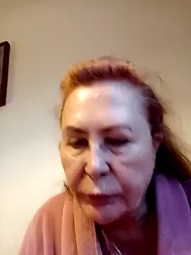 Hottie-Mom webcam show