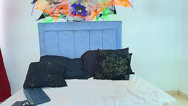 Atenis_thompson's Live XXX Chat