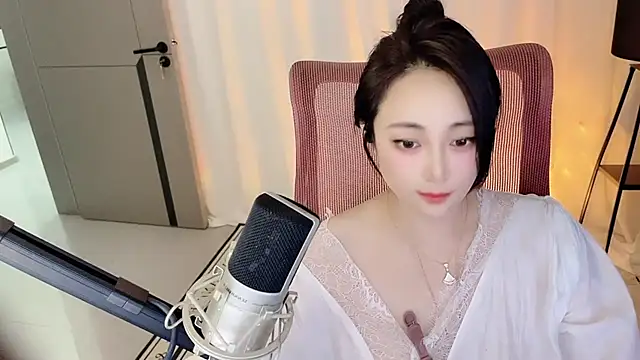 Daisy-77 live XXX chat