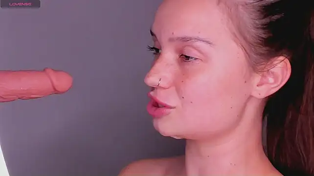 bitchpeace_ Adlı Modelin Canlı XXX Sohbeti