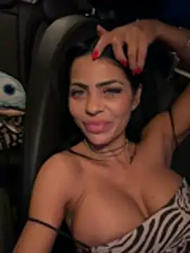 NicoleSmyth Adlı Modelin Canlı XXX Sohbeti