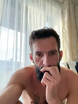 Michel_huge Chat XXX in diretta
