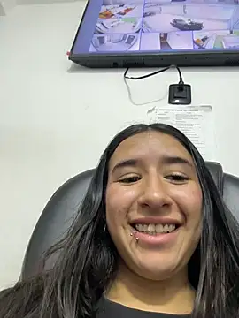 LilyRossi_のライブXXXチャット