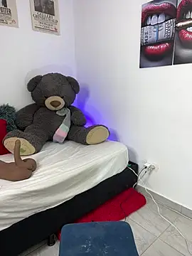 downsonMia Adlı Modelin Canlı XXX Sohbeti