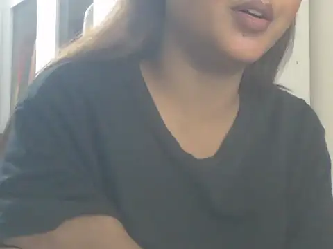 NancyRuvi Adlı Modelin Canlı XXX Sohbeti