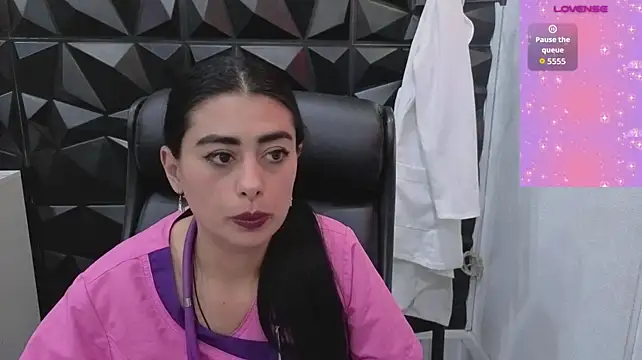 Lorenthertz Adlı Modelin Canlı XXX Sohbeti