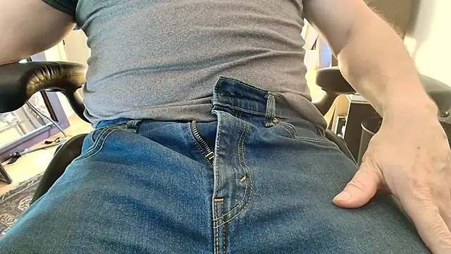 massive_cum 现场XXX聊天