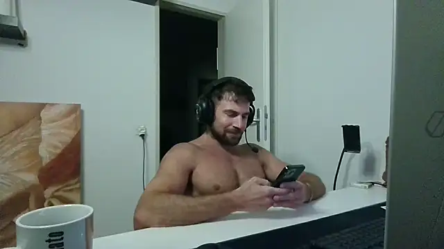 Chat +18 de alpha-hunk ao vivo