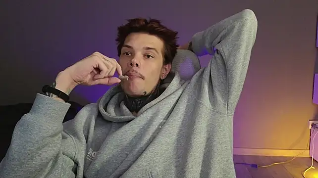 DENIS_HERE live XXX chat