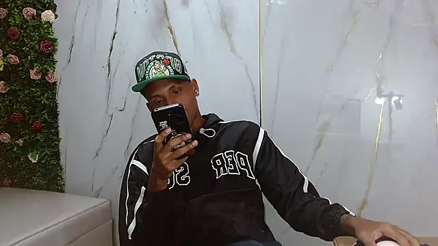 XXX chat uživo modela ManSant