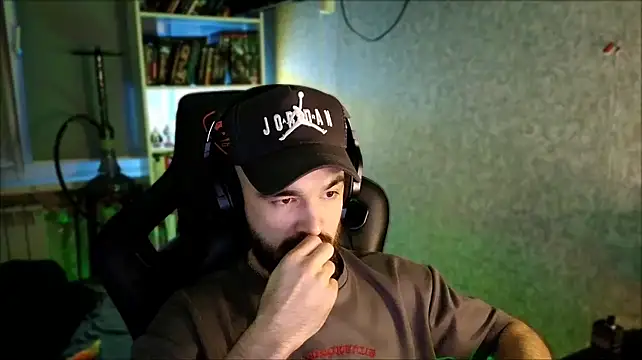 _Serious_Man live XXX chat